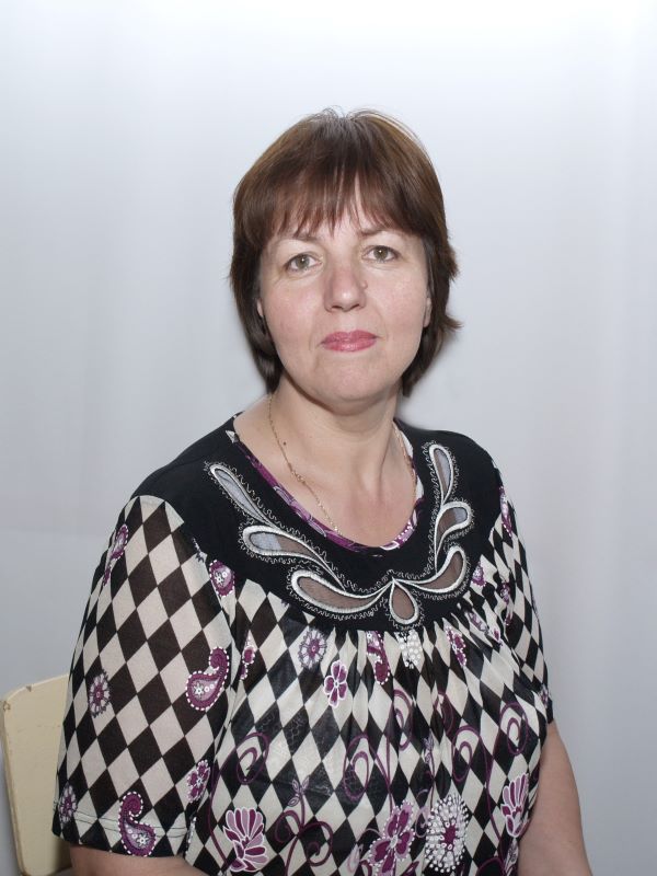 Попова Светлана Валентиновна.